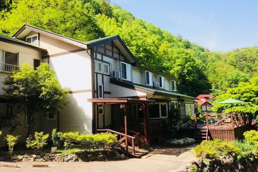 静かな森の温泉隠れ宿 そらの詩 甲府