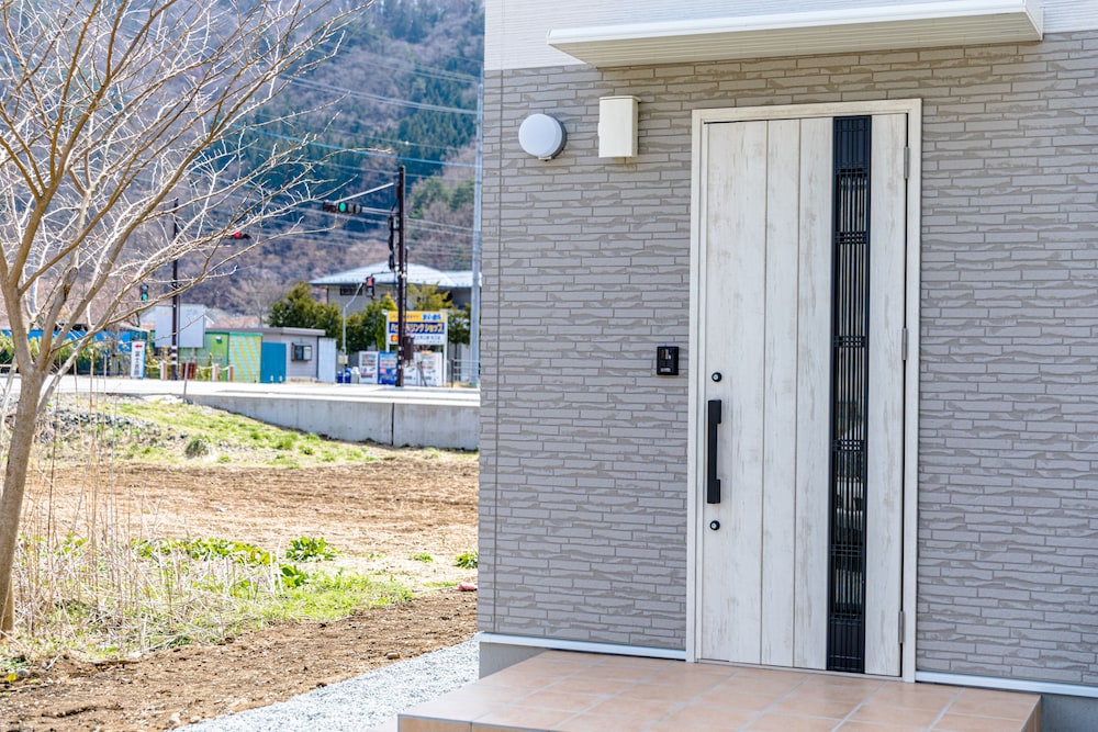 ボンモマン B 棟 甲府