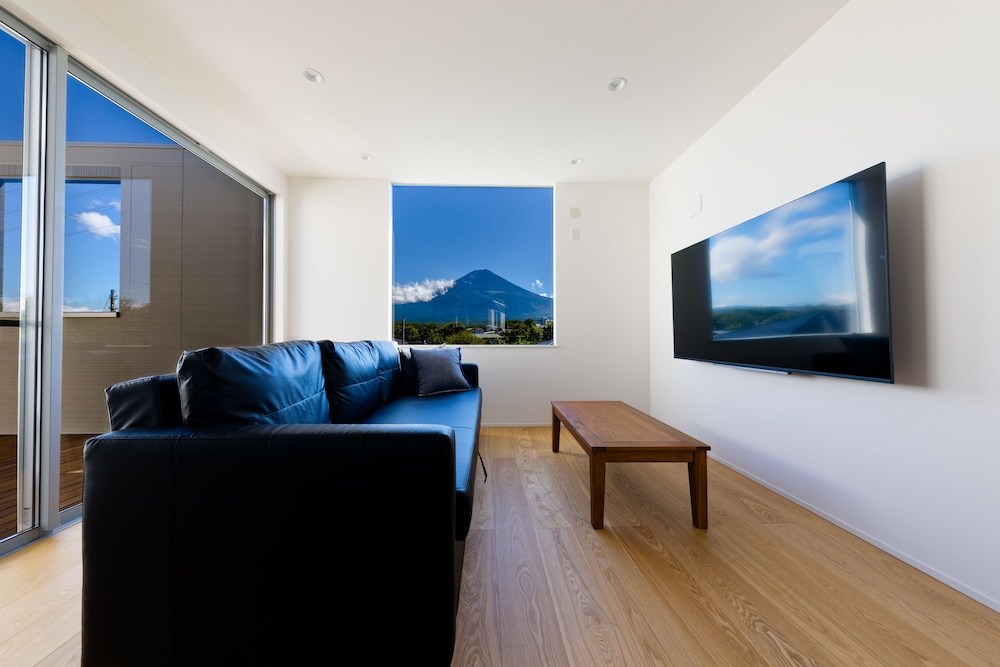 FRAME VIEW MT.FUJI VILLA-WEST- 甲府