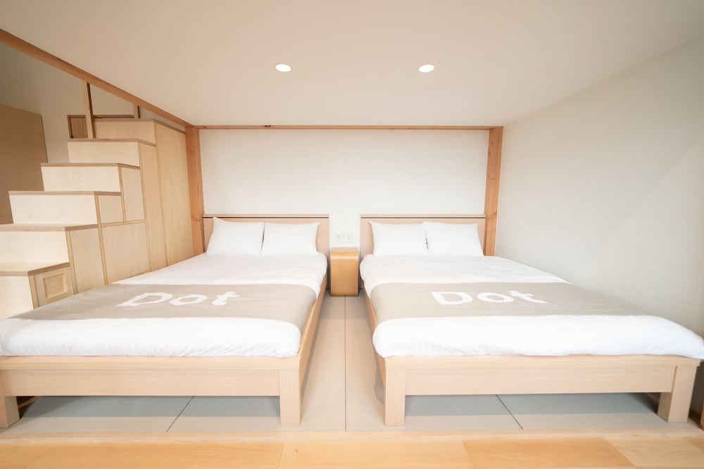 DOT HOSTEL & BAR 甲府