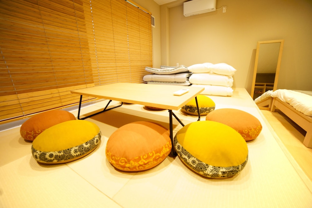 DOT HOSTEL & BAR 甲府