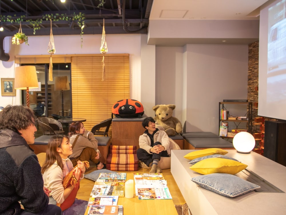 DOT HOSTEL & BAR 甲府