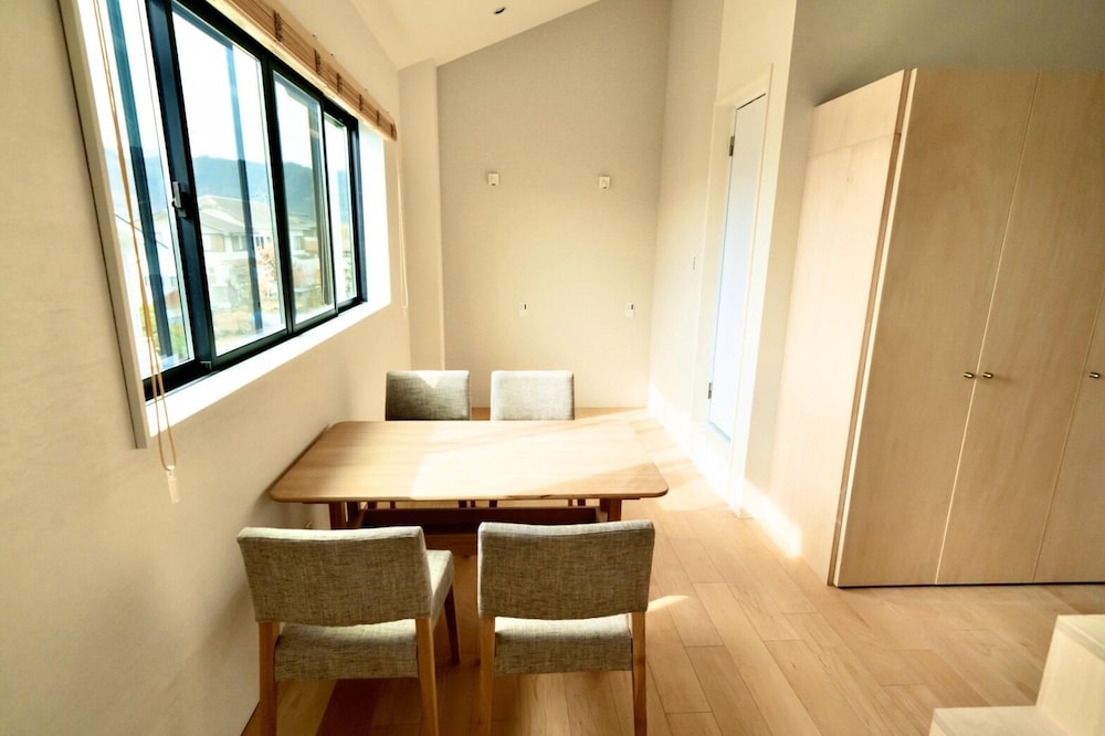 DOT HOSTEL & BAR 甲府