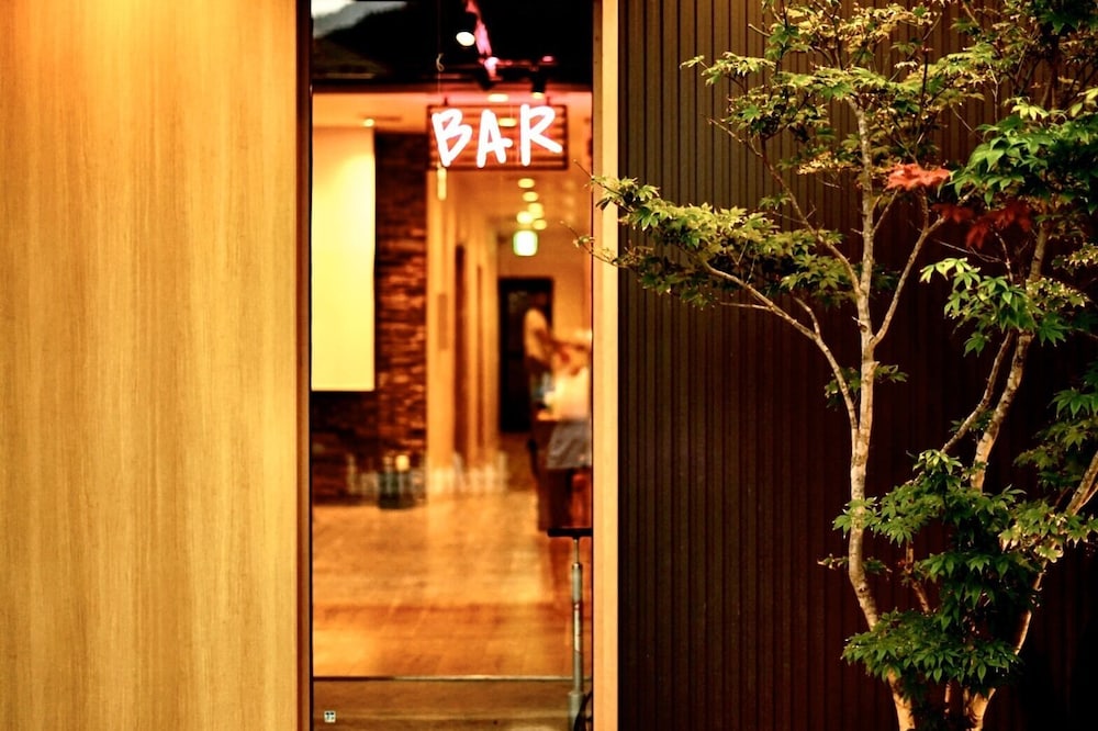 DOT HOSTEL & BAR 甲府
