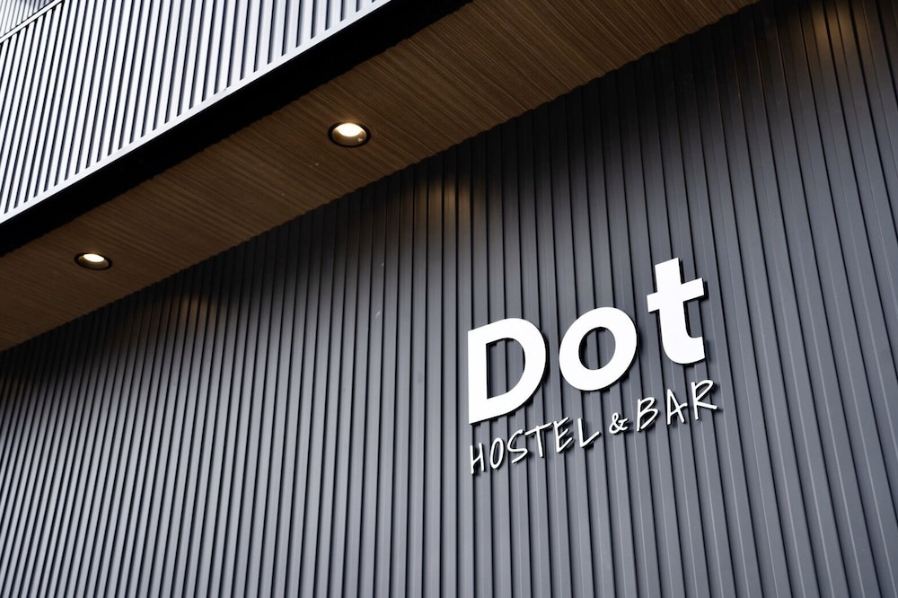 DOT HOSTEL & BAR 甲府