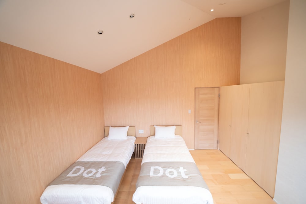 DOT HOSTEL & BAR 甲府