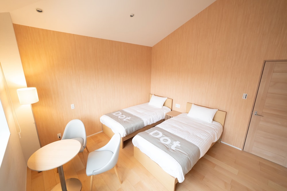 DOT HOSTEL & BAR 甲府
