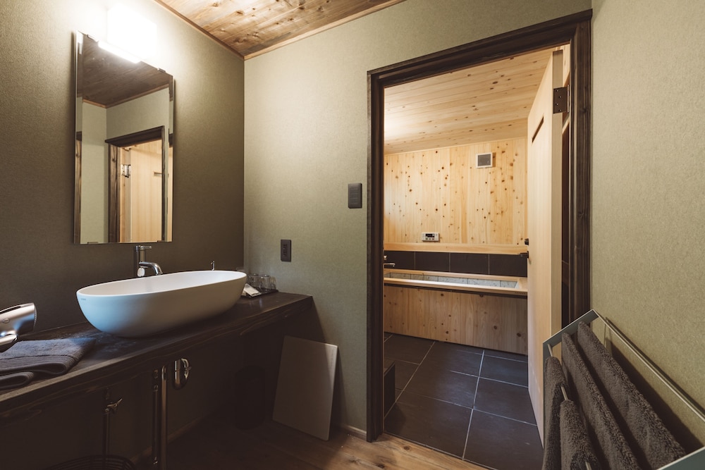 NIPPONIA 小菅 源流の村 甲府