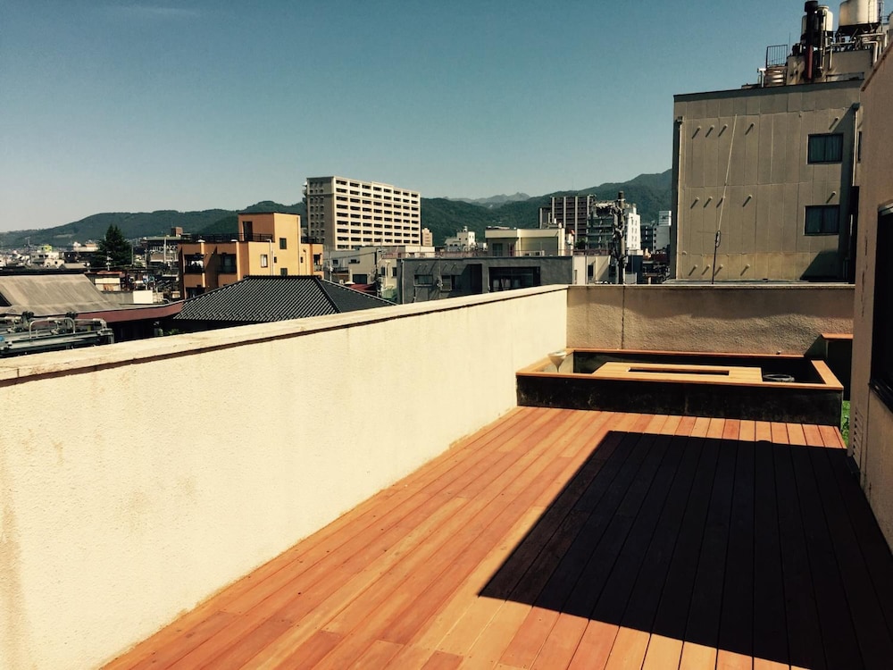 バッカス 甲府 ゲストハウス 甲府