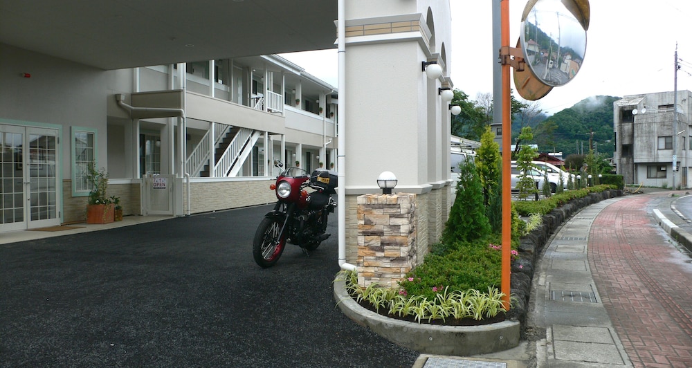 ファミリーロッジ旅籠屋・富士都留店 甲府