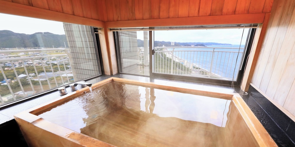 鴨川グランドタワー 千葉