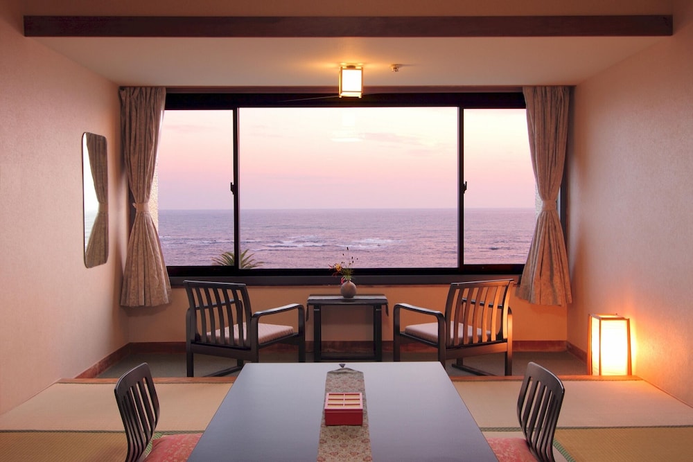 「浜辺の湯 浪漫の歌」宿 中屋 千葉