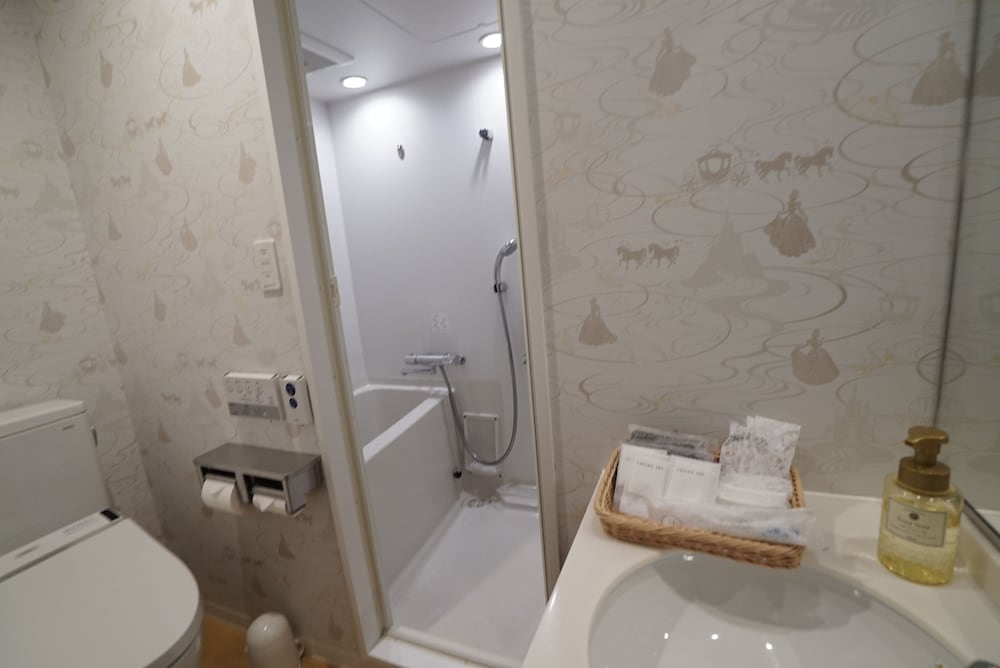 CVS BAY HOTEL 新館 千葉