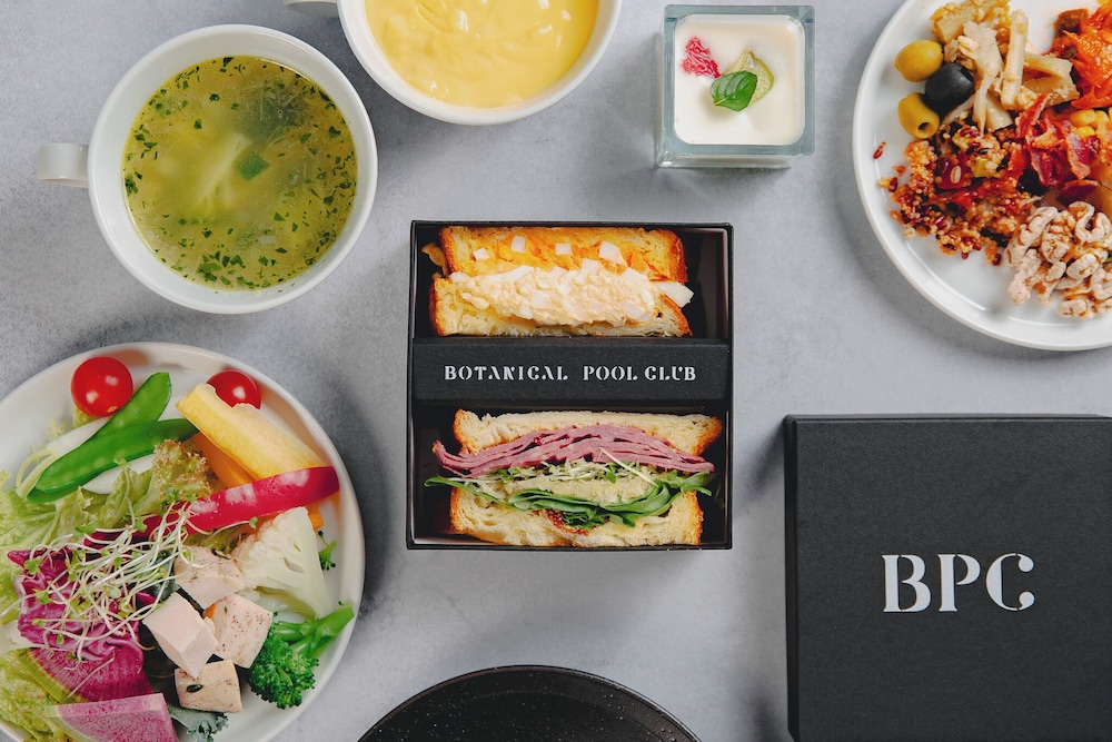 BOTANICAL POOL CLUB 千葉