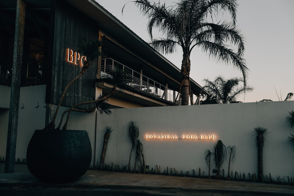 BOTANICAL POOL CLUB 千葉