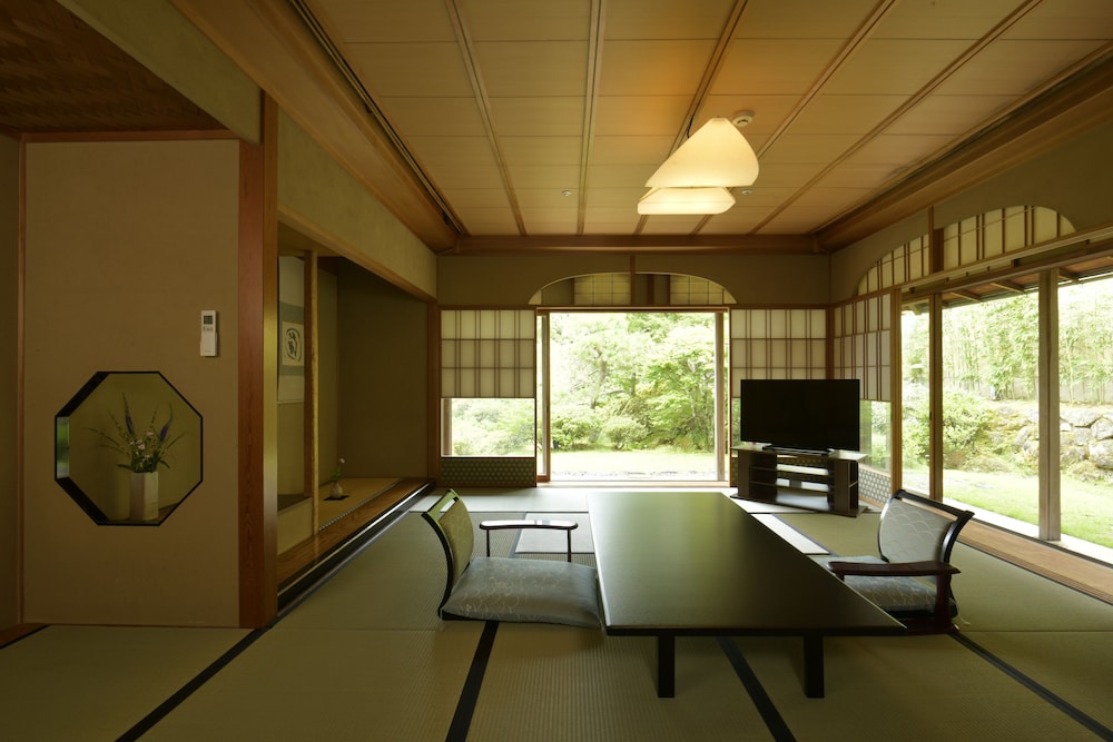 三養荘 清水