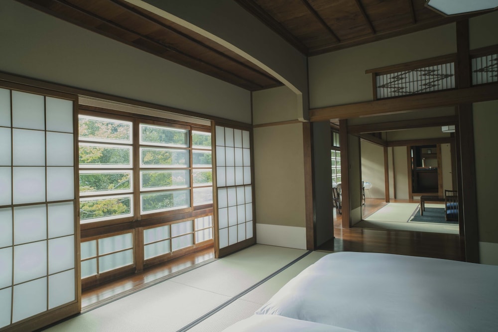 おちあいろう 清水