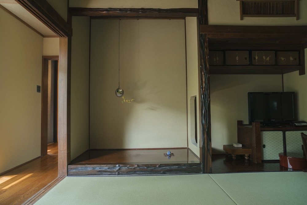 おちあいろう 清水