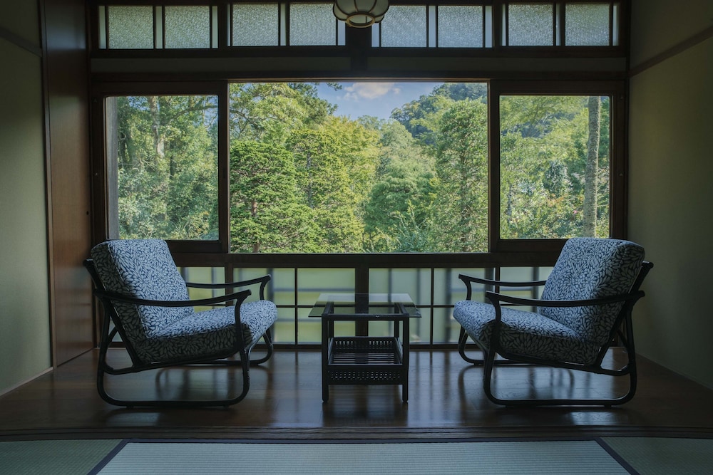 おちあいろう 清水