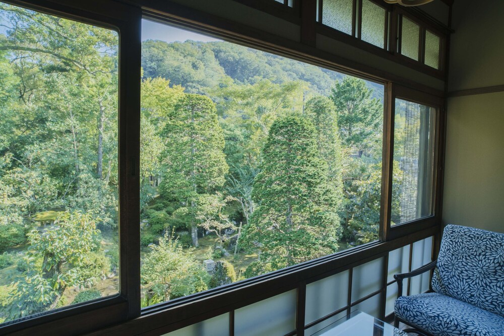 おちあいろう 清水