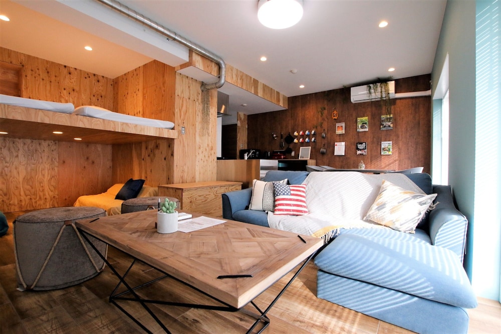 365BASE OUTDOOR HOSTEL 浜松