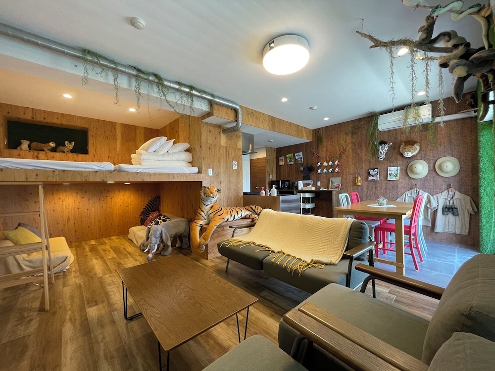 365BASE OUTDOOR HOSTEL 浜松