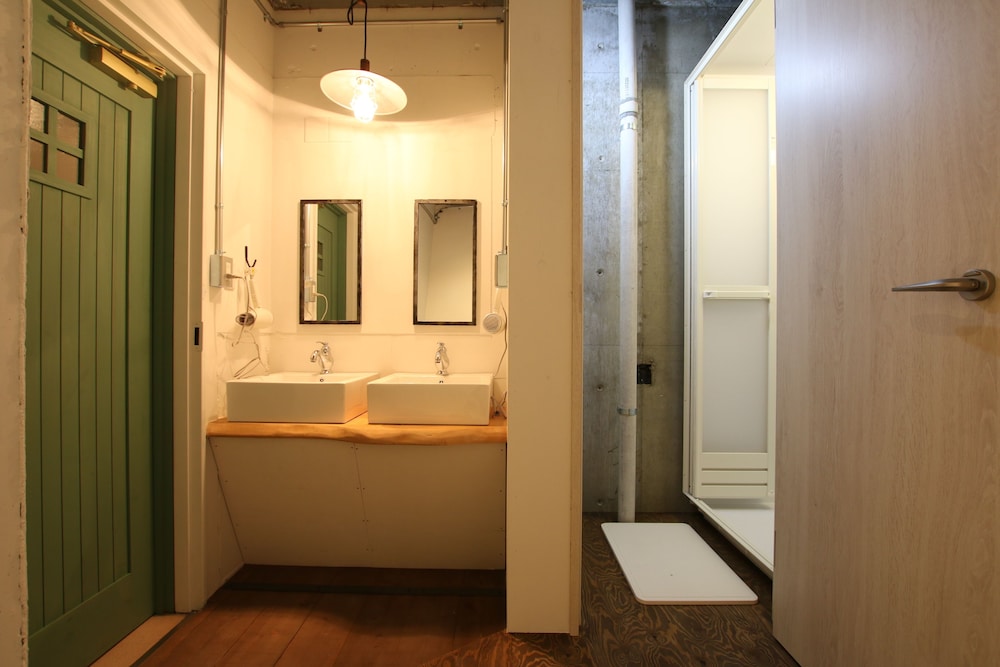 365BASE OUTDOOR HOSTEL 浜松