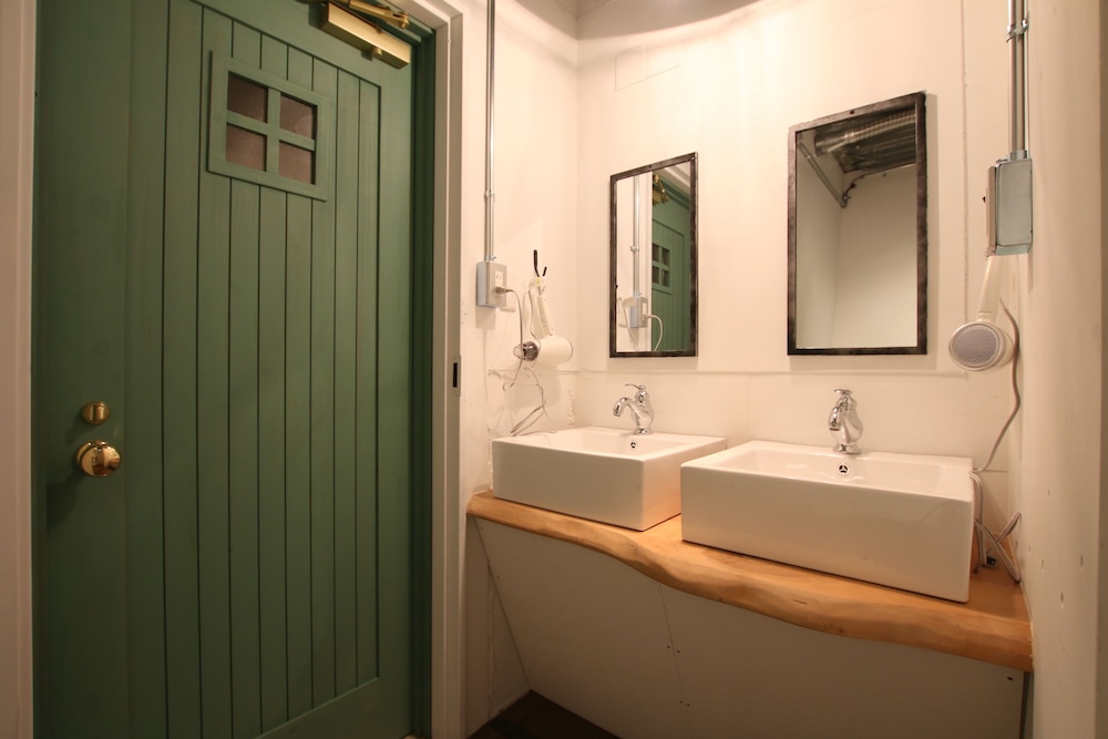 365BASE OUTDOOR HOSTEL 浜松