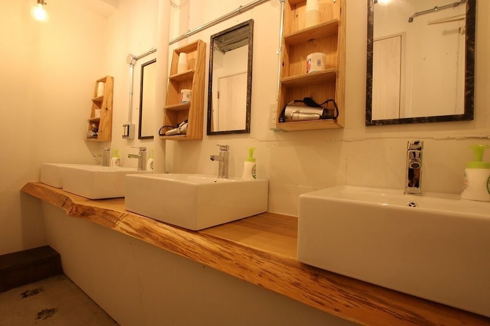 365BASE OUTDOOR HOSTEL 浜松