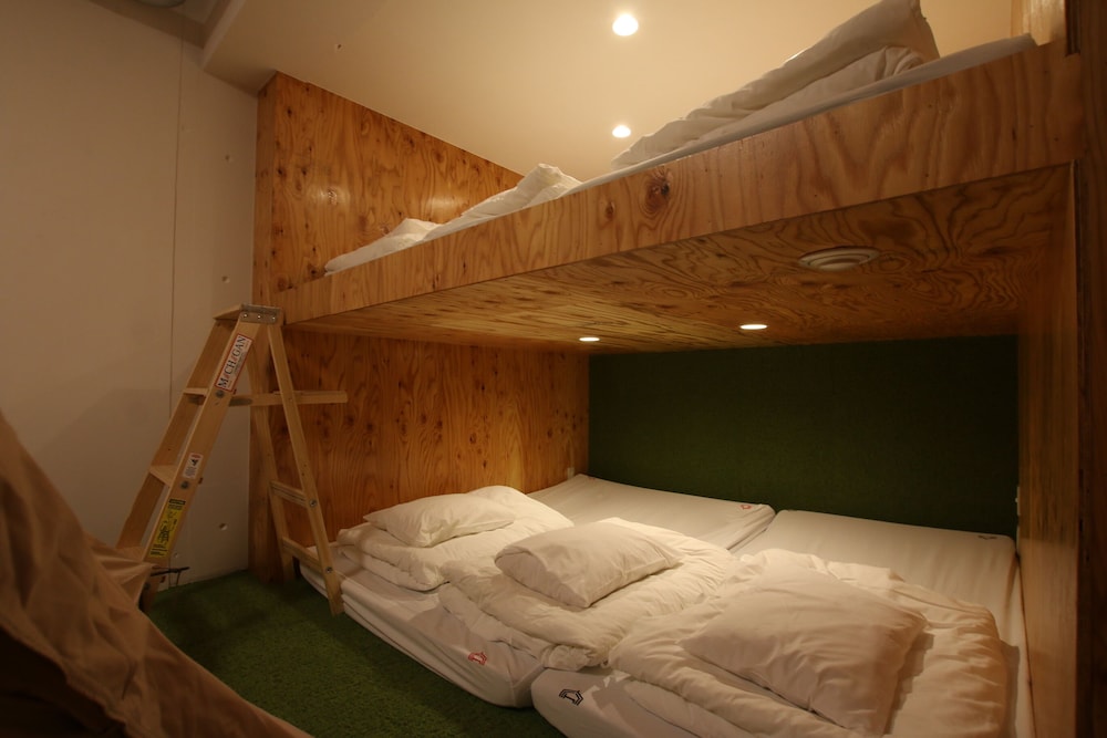 365BASE OUTDOOR HOSTEL 浜松