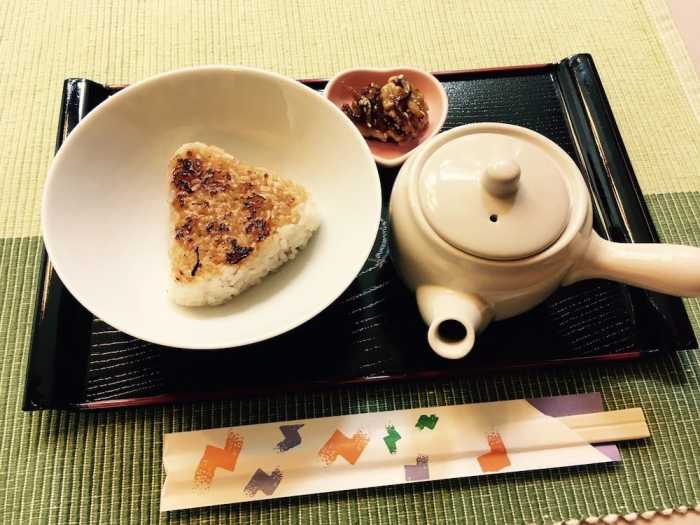 小川の流れるペンションのどか 福島