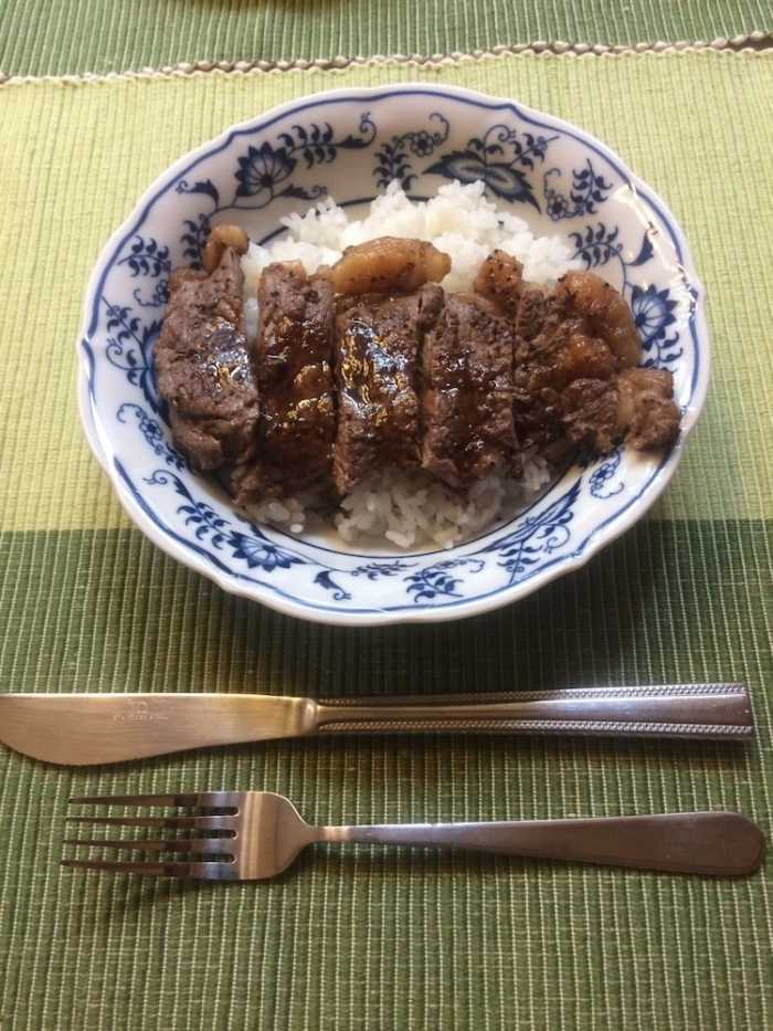 小川の流れるペンションのどか 福島