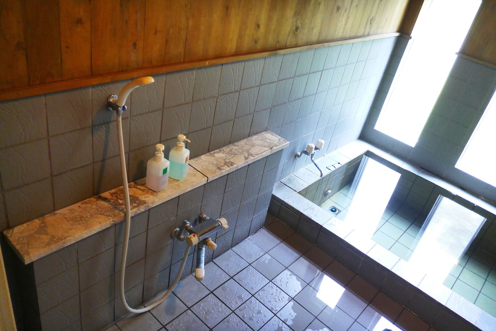 BANDAI LAKESIDE GUESTHOUSE 福島