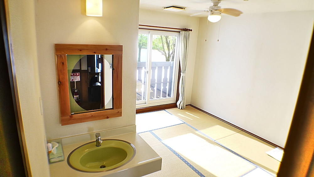 BANDAI LAKESIDE GUESTHOUSE 福島