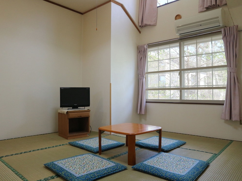 ペンション AIOI 日光