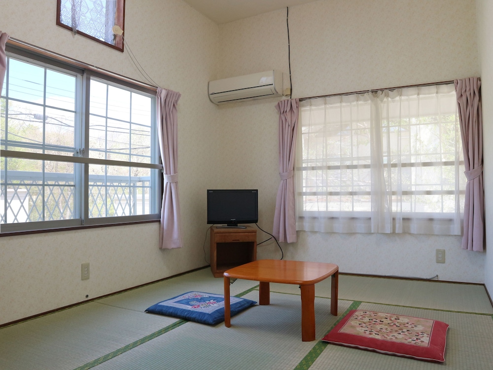 ペンション AIOI 日光