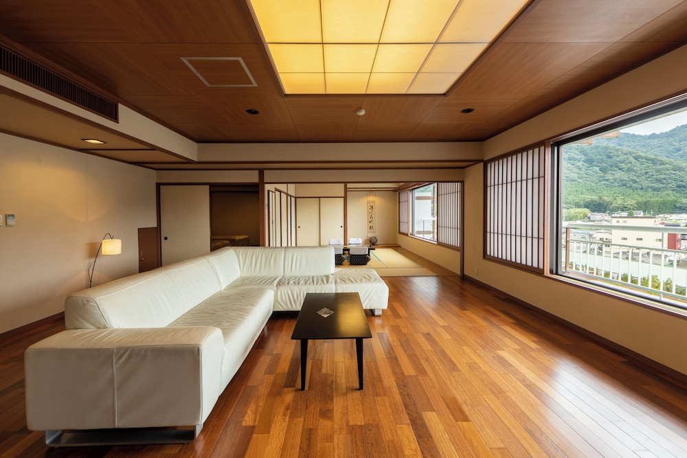 鬼怒川温泉 日光きぬ川ホテル三日月 日光