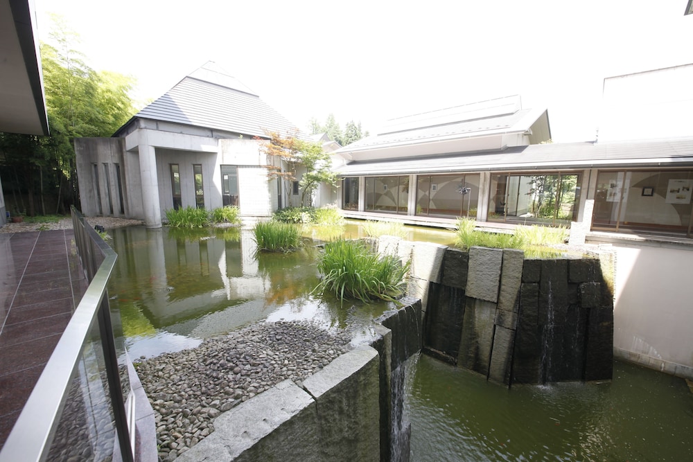 源泉湯の宿 紫翠亭 前橋