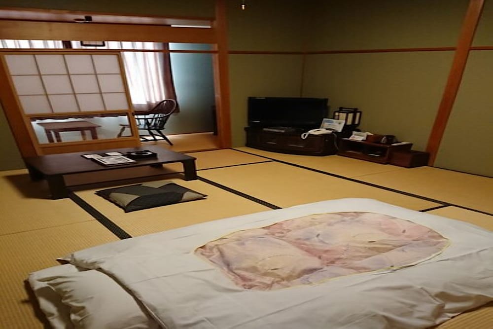 ビジネスホテル河上 志摩