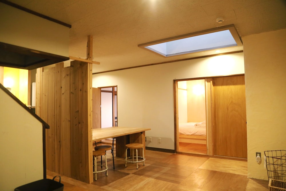 Y PUB & HOSTEL 米子