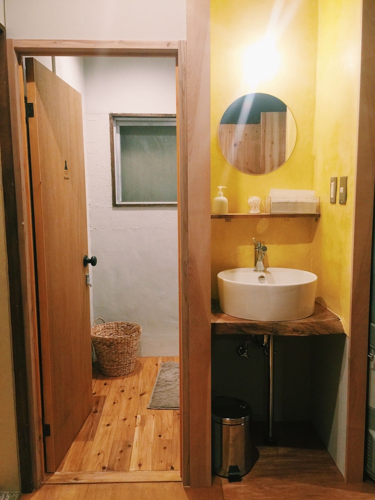 Y PUB & HOSTEL 米子