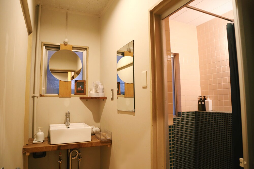 Y PUB & HOSTEL 米子