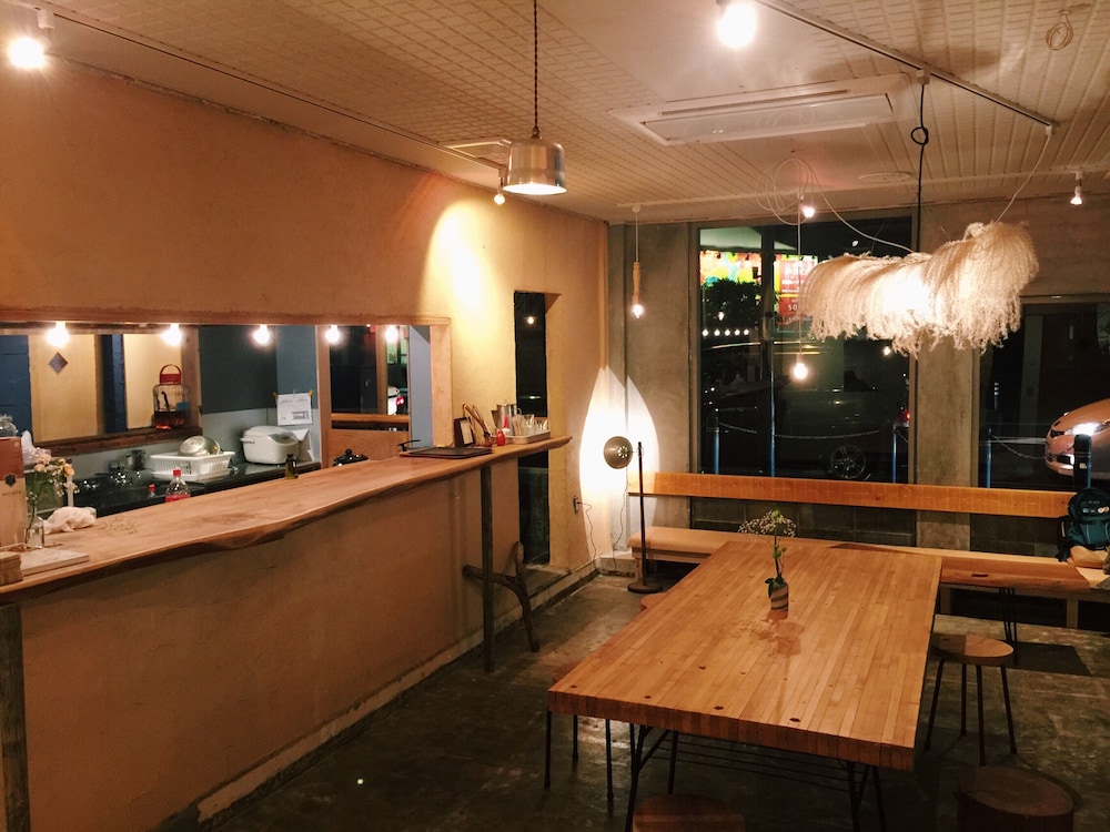 Y PUB & HOSTEL 米子