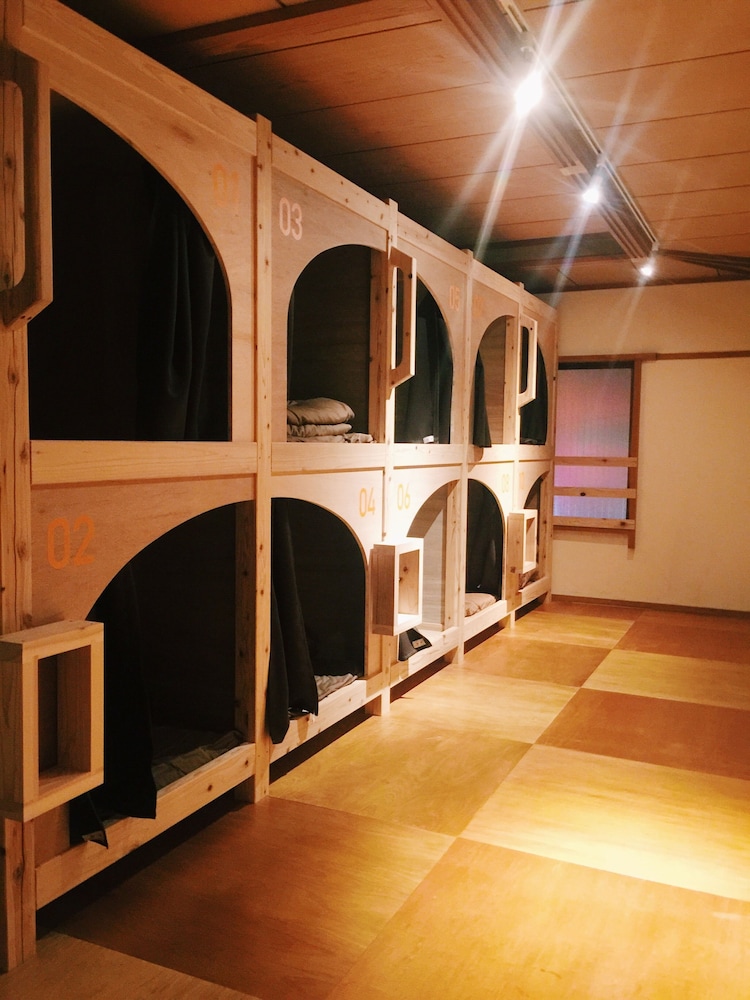 Y PUB & HOSTEL 米子
