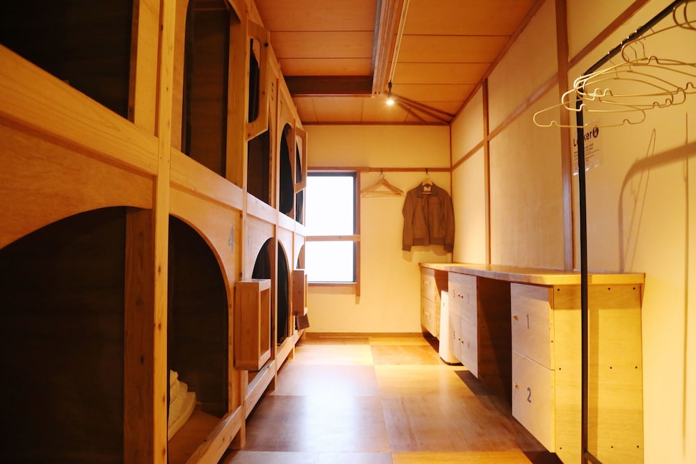 Y PUB & HOSTEL 米子