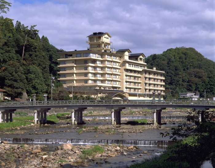 三朝温泉 依山楼岩崎 米子