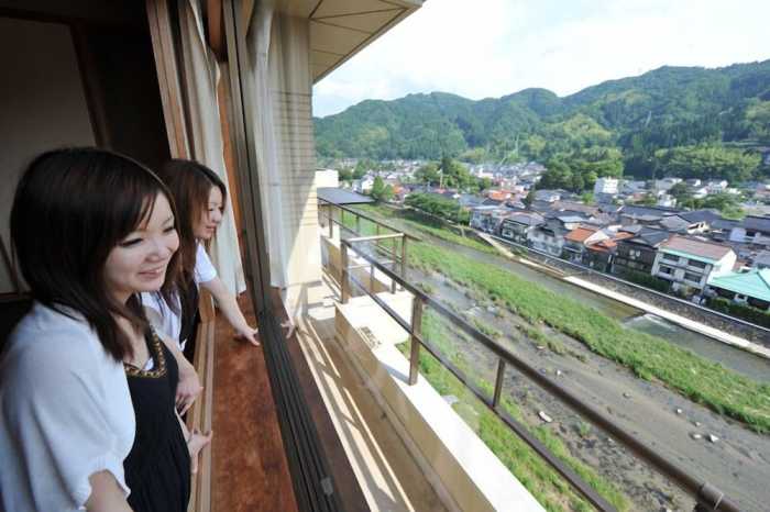 三朝温泉 依山楼岩崎 米子