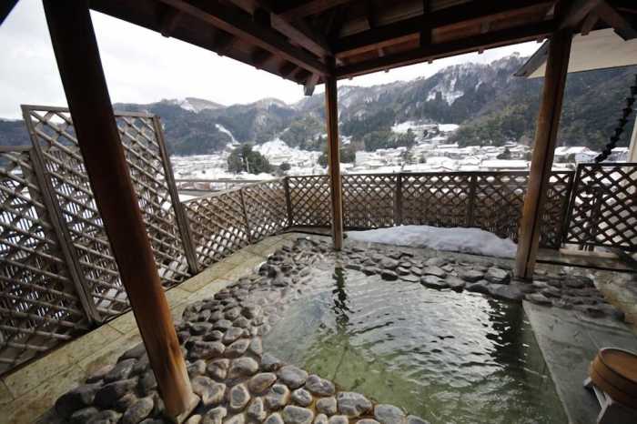 三朝温泉 依山楼岩崎 米子