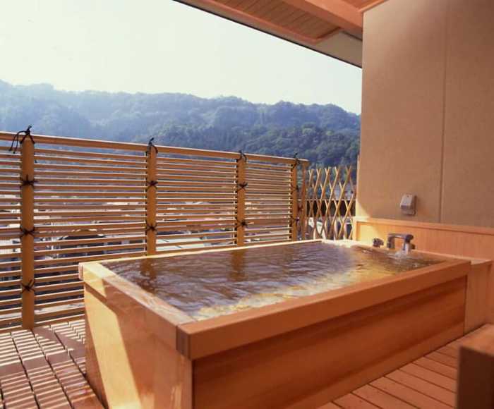 三朝温泉 依山楼岩崎 米子