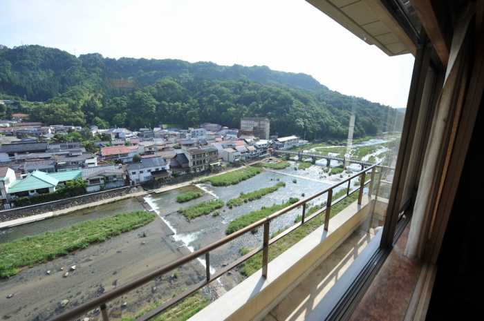 三朝温泉 依山楼岩崎 米子